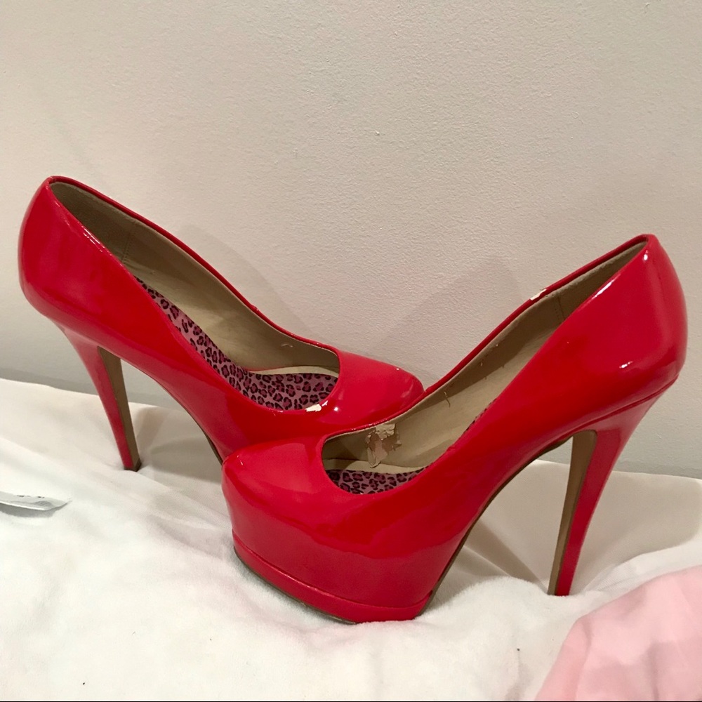 Sexy Red Platforms Heels - Picture 4 of 8